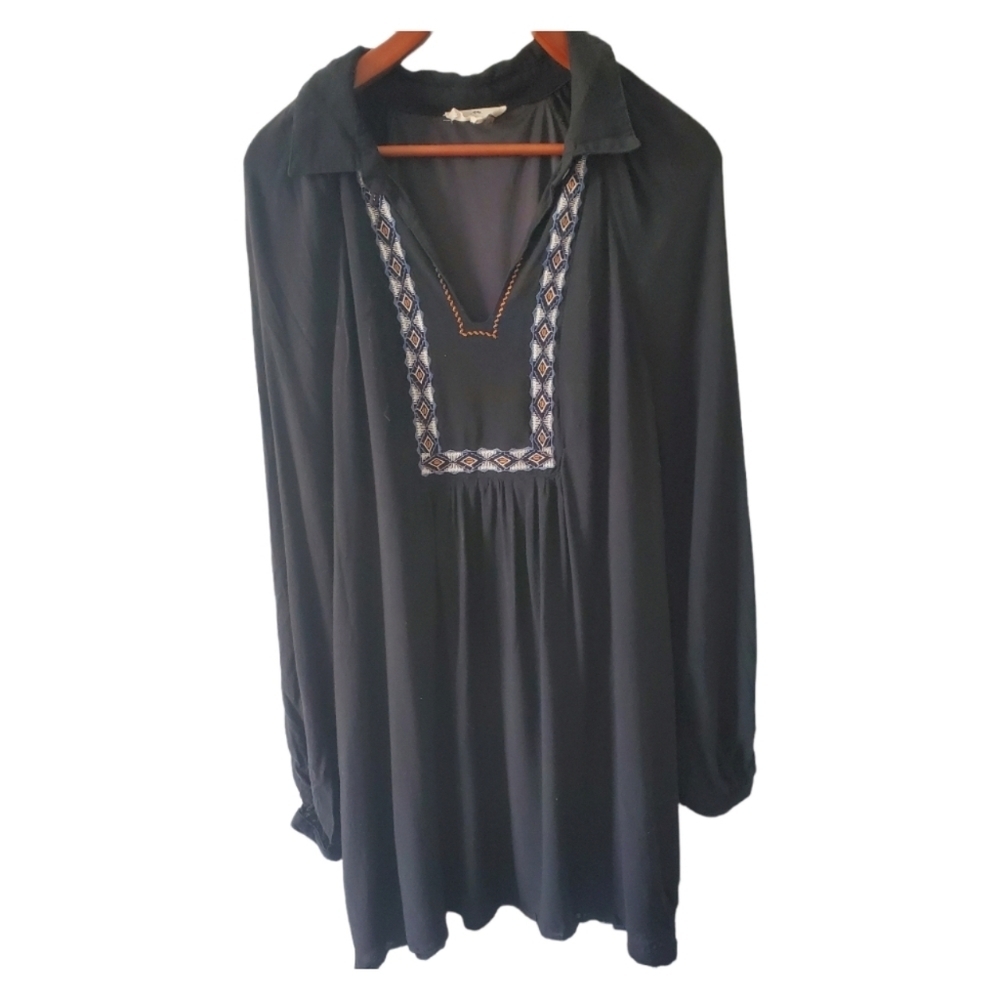 Entro Long Tunic Top with Embroidered Detail Size Large